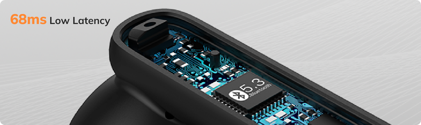 Wewnętrzne obwody myszy gamingowej z niskim opóźnieniem 68 ms i chipem Bluetooth 5.3.