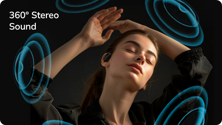 Kobieta cieszy się dźwiękiem stereo 360° z bezprzewodowymi słuchawkami, otoczona niebieskimi falami dźwiękowymi – immersyjne doznania audio.