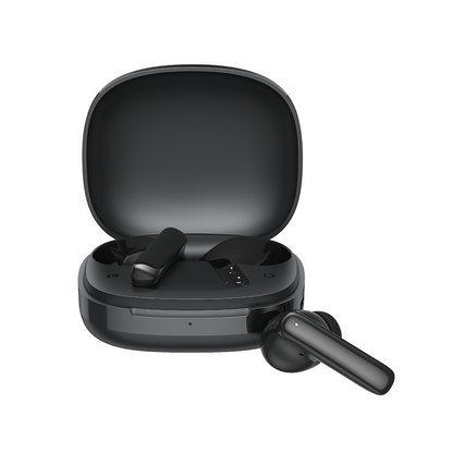 QCY T13 Pro słuchawki Bluetooth w czarnym kolorze, z etui ładującym i jedną wyjętą słuchawką.