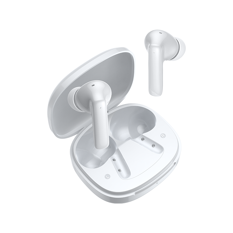 QCY T13 Pro słuchawki Bluetooth w białym kolorze, otwarte etui ładujące z jedną wyjętą słuchawką.