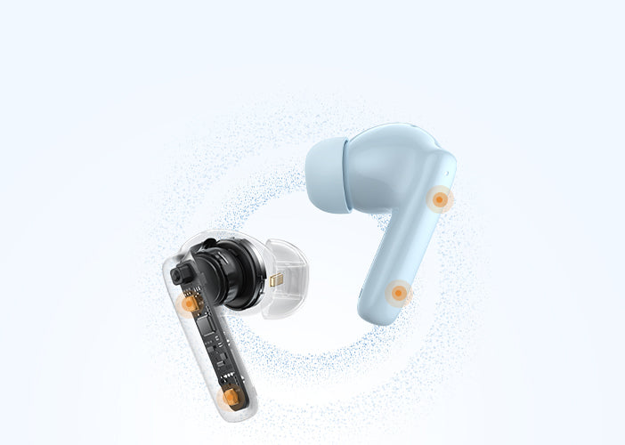 Słuchawki Bluetooth z przezroczystą obudową i niebieską powierzchnią, nowoczesne detale designu oraz widoczne komponenty techniczne
